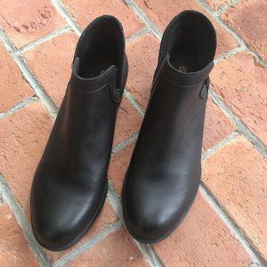 Sorel Lolla Cut Out Bootie